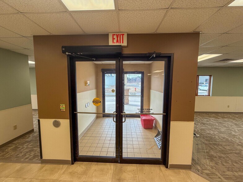 More Photos Of 3139 41st St NW, Rochester Office For Sale