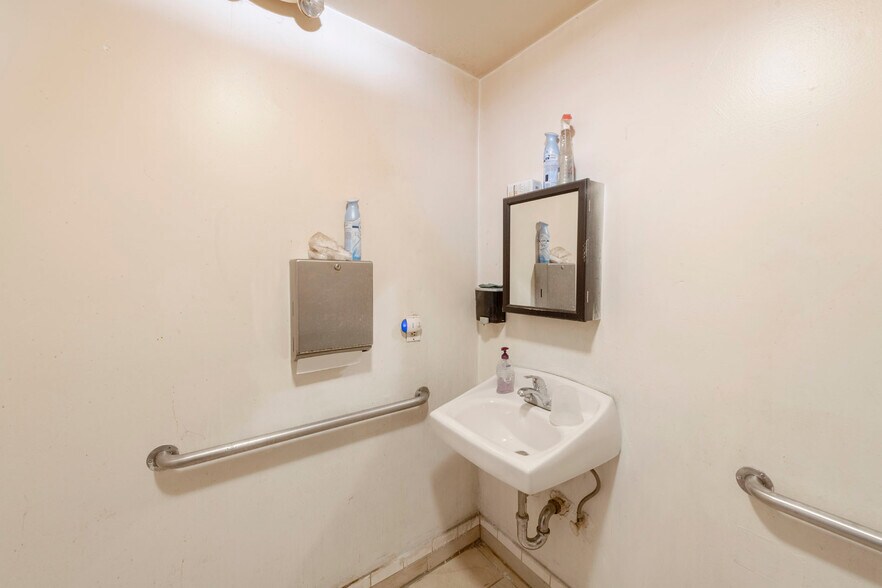 More Photos Of 637-639 Clement St, San Francisco Storefront Retail Residential For Sale