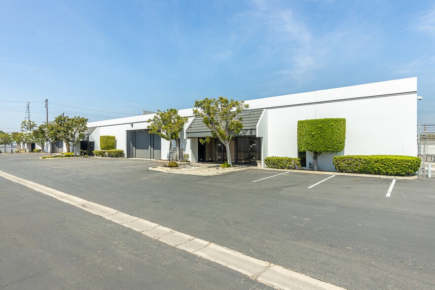 More Photos Of 14004-14014 Marquardt Ave, Santa Fe Springs Warehouse For Lease