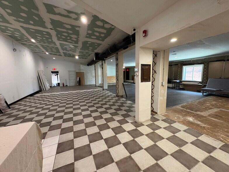 More Photos Of 210 E Galena Ave, Aurora Restaurant For Sale