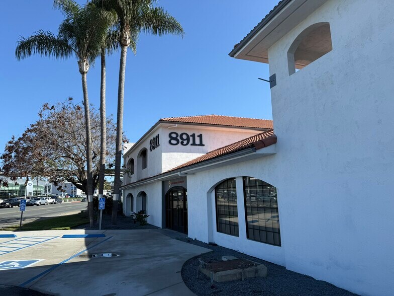More Photos Of 8911 La Mesa Blvd, La Mesa Medical For Lease