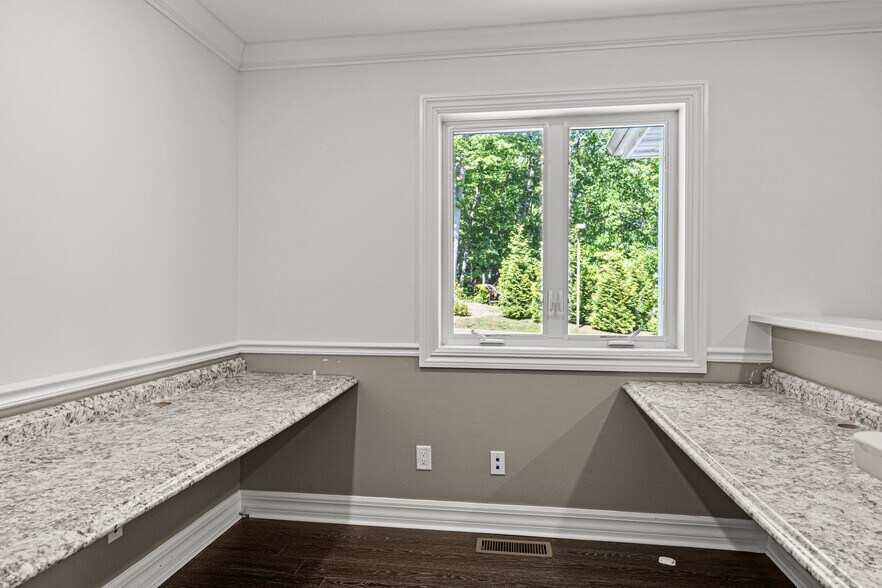 More Photos Of 352 Monmouth Rd, Millstone Township Office For Lease