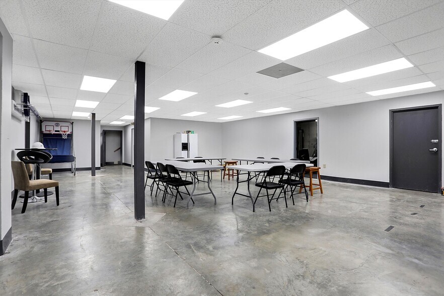 More Photos Of 615 Russell Ave, Indianapolis Medical For Sale