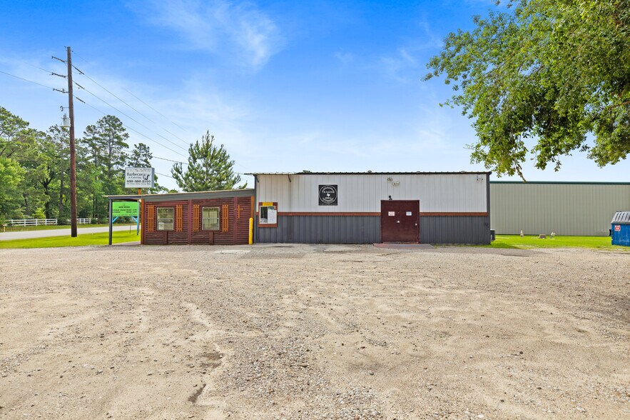 More Photos Of 12097 Fm 830 Rd, Willis Freestanding For Sale