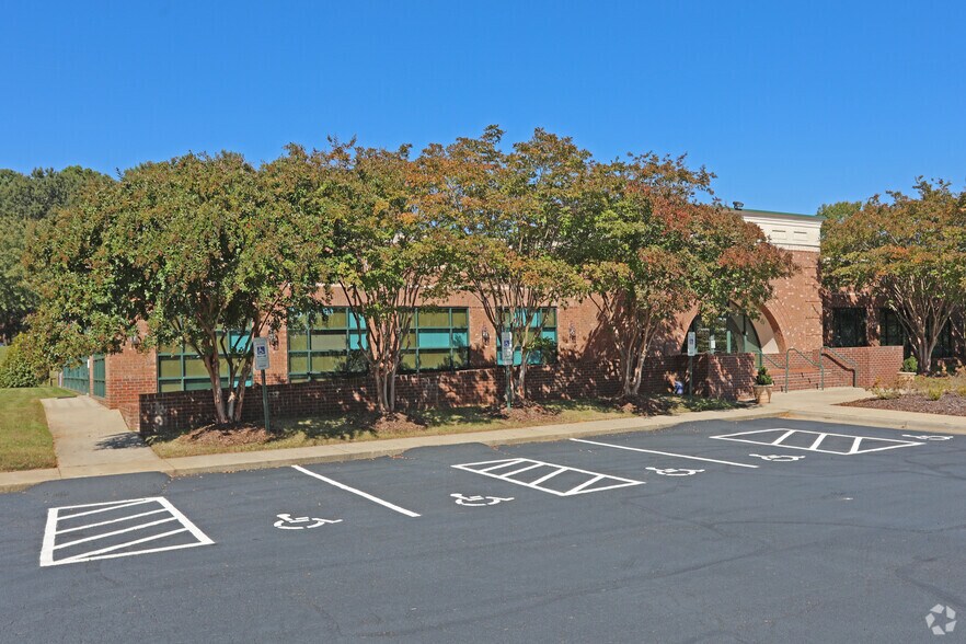 More Photos Of 7701 Thorndike Rd, Greensboro Office For Lease