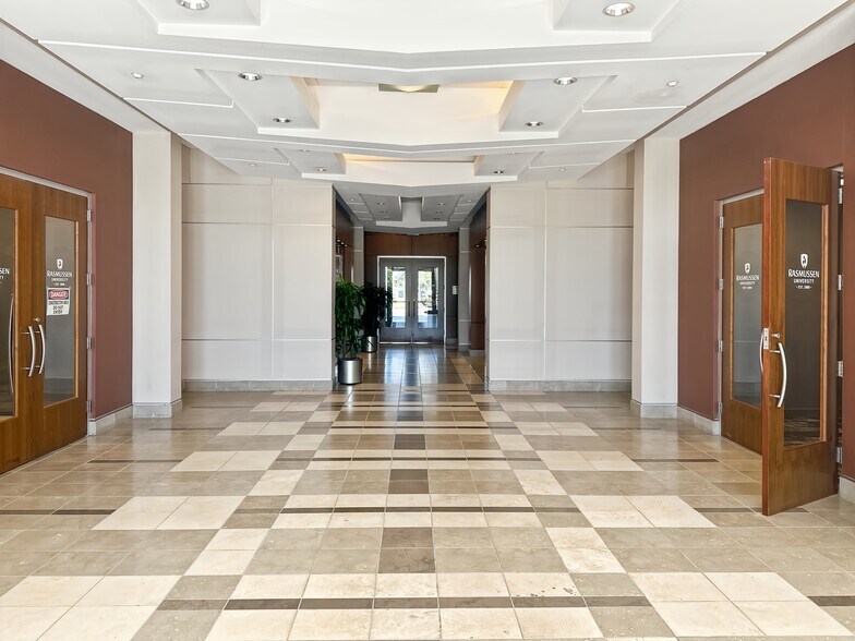 More Photos Of 9160 Forum Corporate Pky, Fort Myers Coworking Space