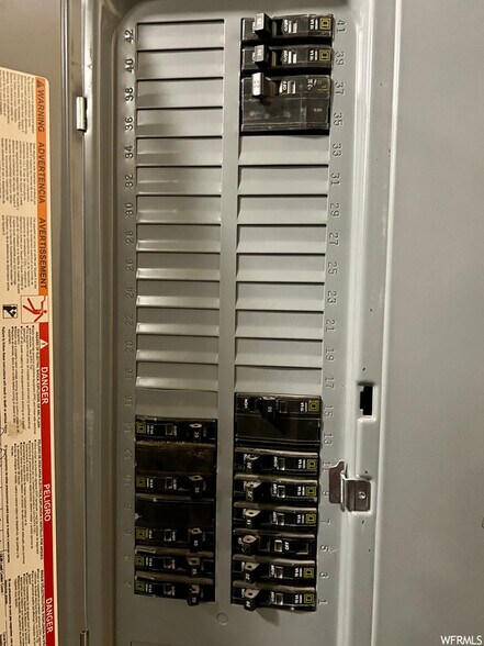 More Photos Of 540 Wright Brothers Dr, Naples Warehouse For Lease