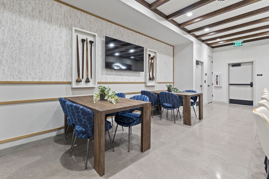 More Photos Of 2040-2060 N Scottsdale Rd, Scottsdale Apartments For Lease
