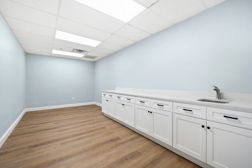 More Photos Of 201 Princeton Blvd, Adairsville Warehouse For Lease