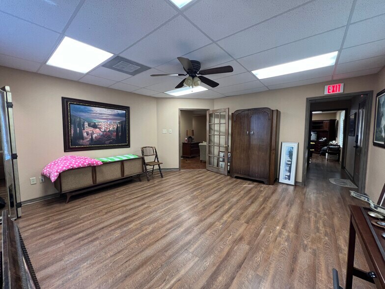 More Photos Of 2281 N Masch Branch Rd, Denton Office For Lease