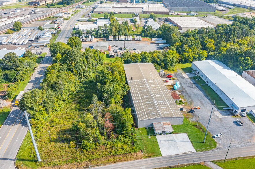 More Photos Of 506 Bear Creek Rd, Dalton Manufacturing For Sale