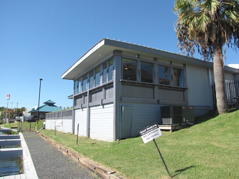 More Photos Of 15659 Marina Dr, Montgomery Restaurant For Sale