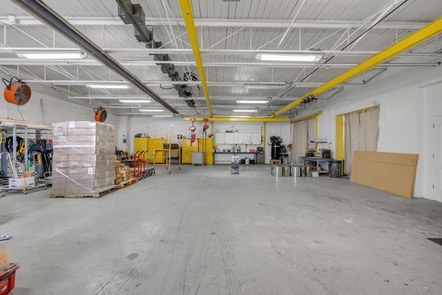 More Photos Of 13920 E 9 Mile Rd, Warren Warehouse For Lease