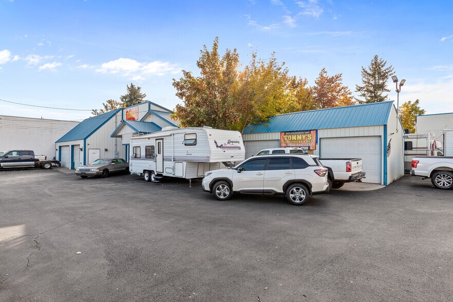 More Photos Of 2929 N Government Way, Coeur d'Alene Auto Dealership For Sale