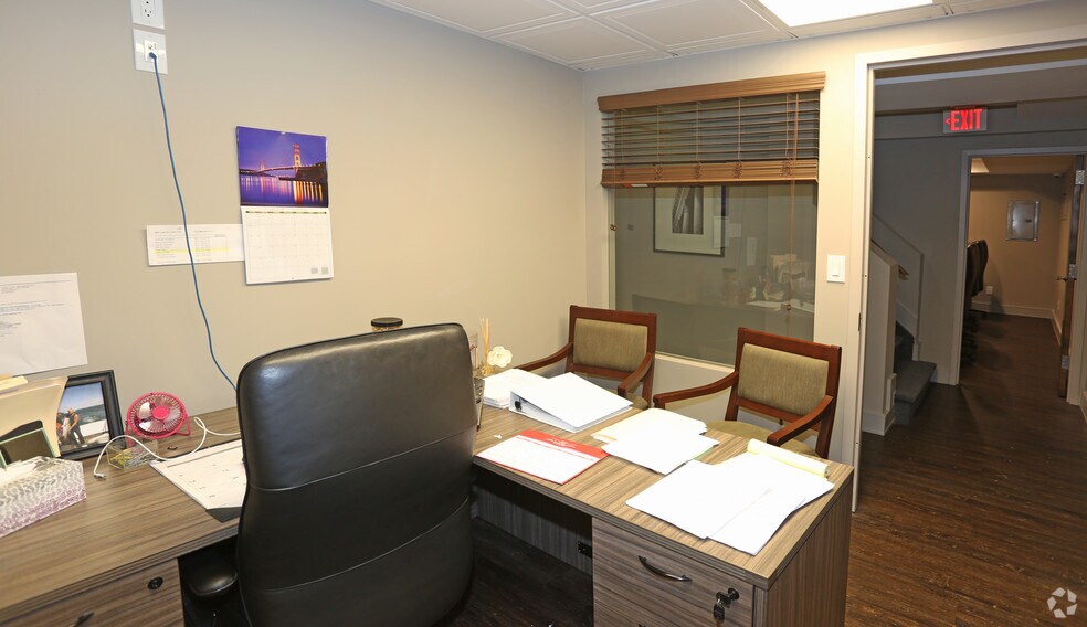 More Photos Of 545 E Jericho Tpke, Huntington Station Office For Sale