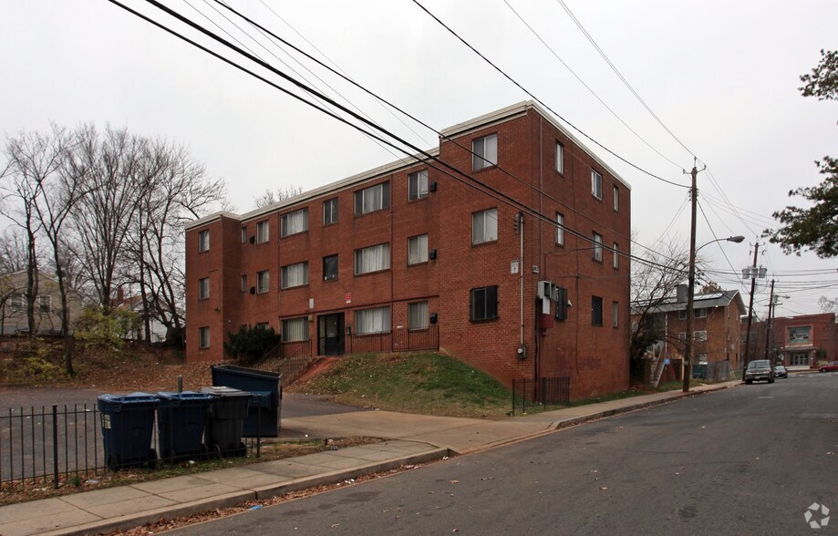 Primary Photo Of 5023 Bass Pl SE, Washington Apartments For Sale