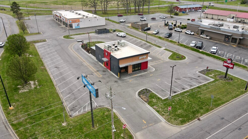 More Photos Of 120 N Central St, Benton Restaurant For Sale