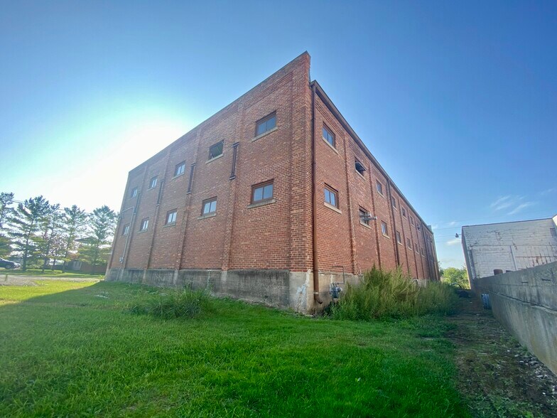 More Photos Of 260 W Stroud St, Randolph Warehouse For Sale