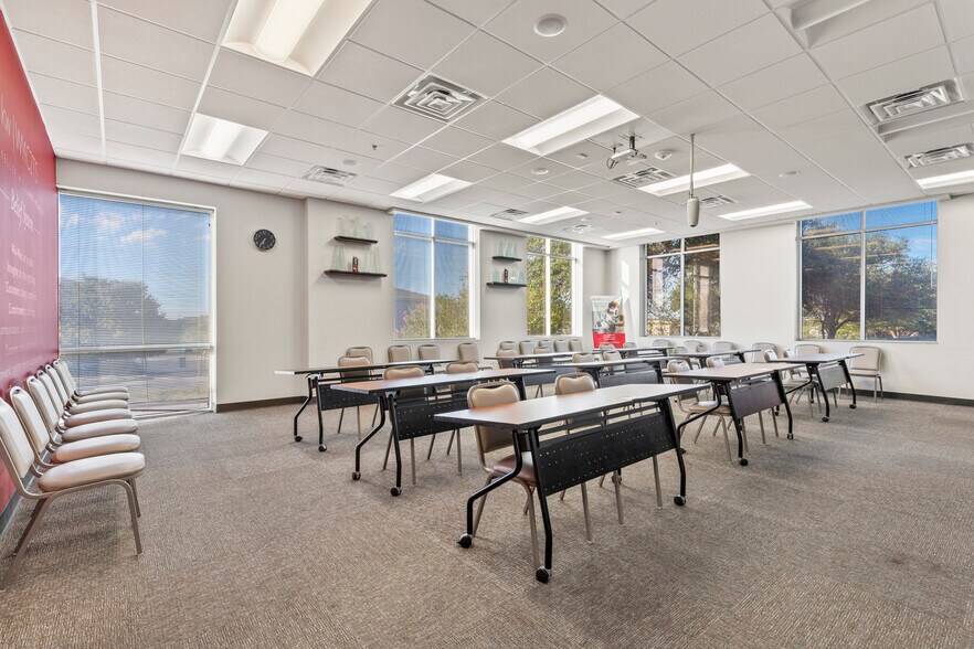 More Photos Of 2300 Greenhill Dr, Round Rock Office For Sale