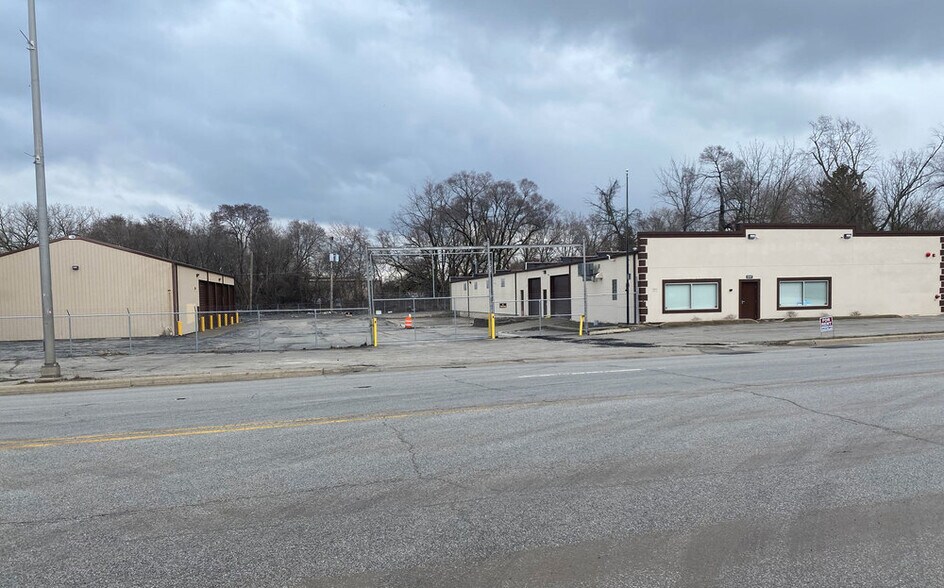 Primary Photo Of 13747 S Western Ave, Blue Island Warehouse For Sale