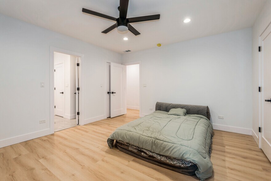 More Photos Of 1535 W Estes Ave, Chicago Multifamily For Sale