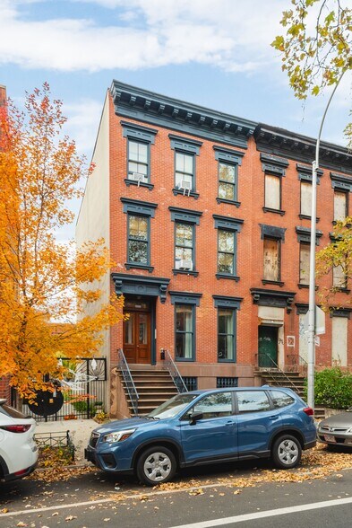 More Photos Of 434 Clermont Ave, Brooklyn Apartments For Sale