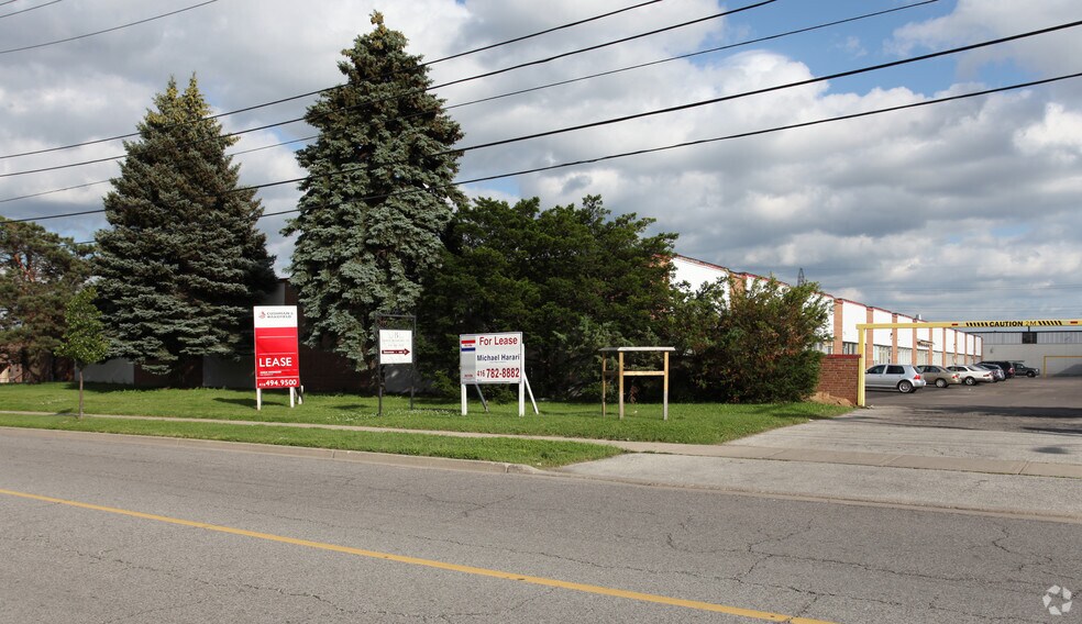 More Photos Of 125 Martin Ross Ave, Toronto Manufacturing For Lease