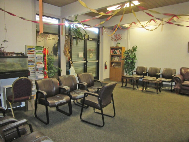 More Photos Of 238 E Church St, Stockton Office For Sale