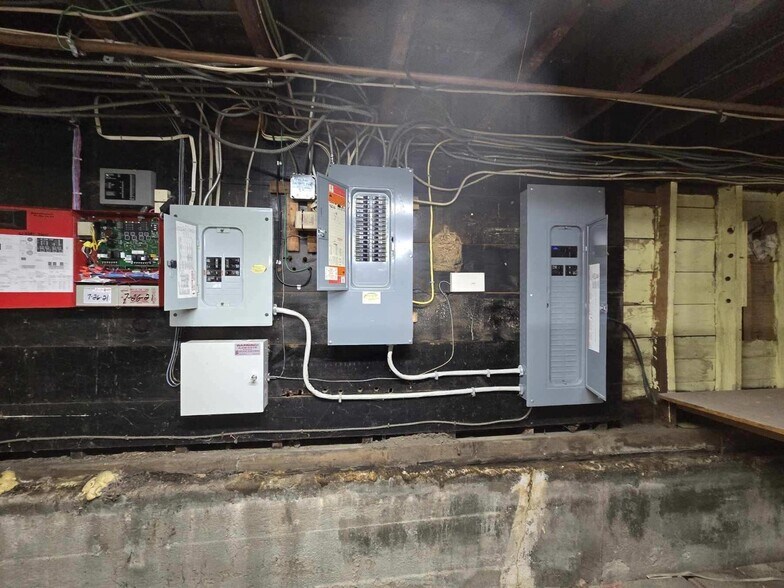 More Photos Of 631 Main St, Chatham Storefront For Lease