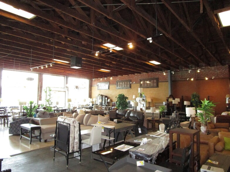 More Photos Of 348 Orange St, Redlands Restaurant For Lease