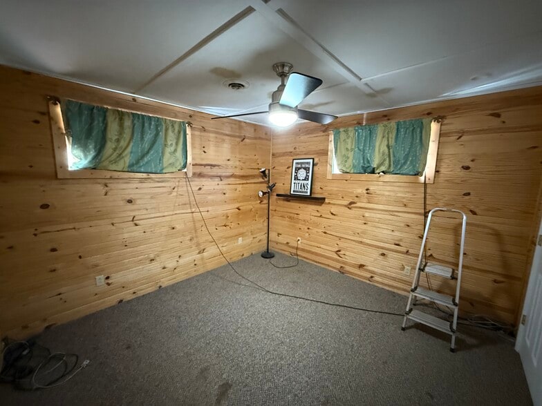 More Photos Of 25 Burley Dr, Hartsville Warehouse For Lease