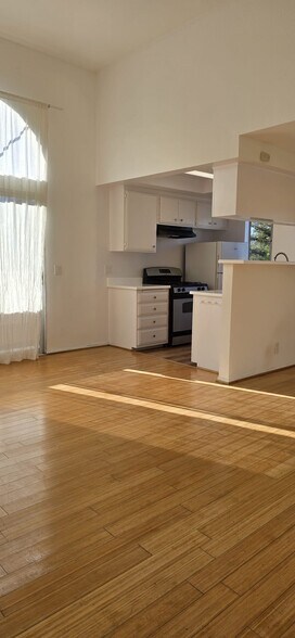 More Photos Of 2305 Glendale Blvd, Los Angeles Apartments For Sale