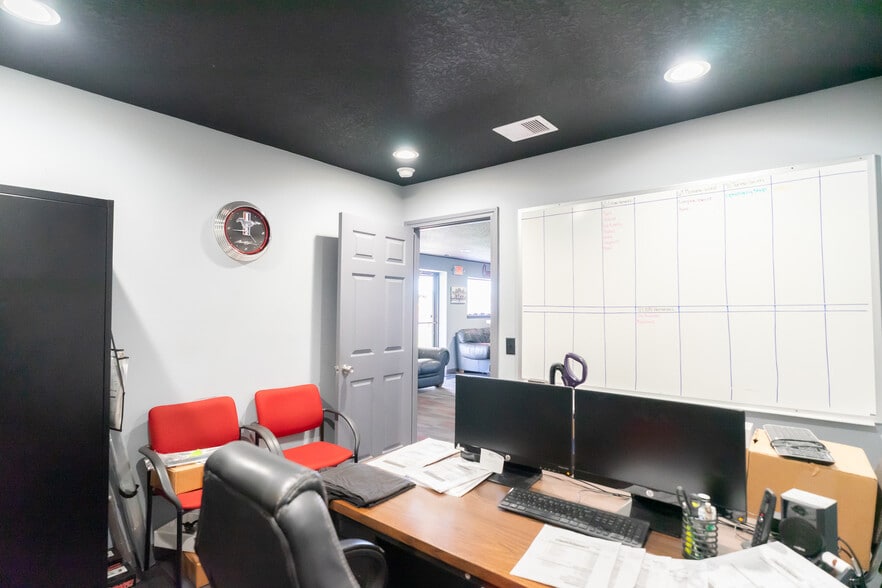 More Photos Of 1201 Steele Rd, Alvin Industrial For Sale