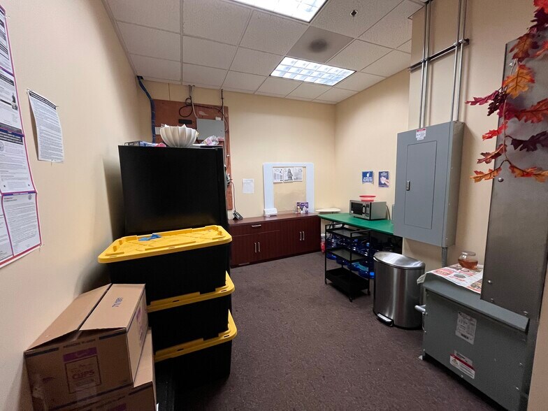 More Photos Of 235 Remington Blvd, Bolingbrook Office For Lease