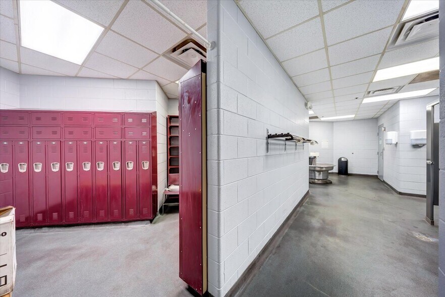 More Photos Of 17921 Main St, Buchanan Manufacturing For Sale