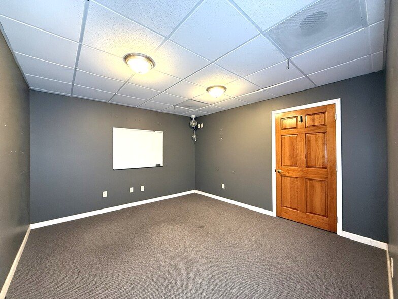 More Photos Of 4944 Ver Plank Rd, Clay Light Manufacturing For Sale