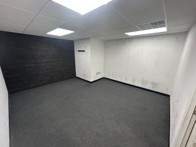 More Photos Of 4136 Library Rd, Pittsburgh Storefront For Lease