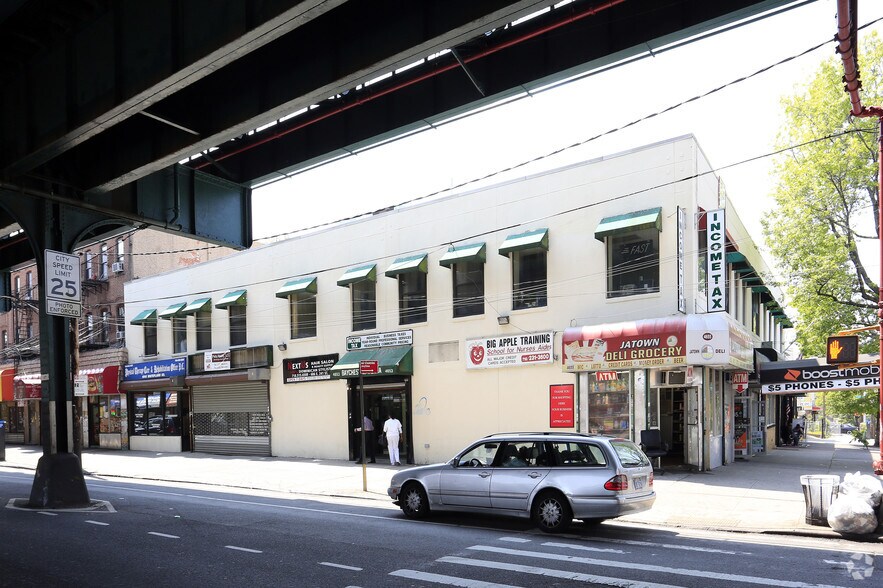 Primary Photo Of 4653-4651 White Plains Rd, Bronx Unknown For Lease