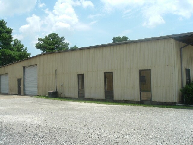 More Photos Of 901 Butler Dr, Mobile Light Distribution For Lease