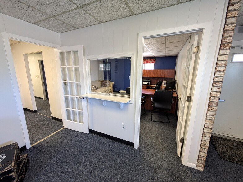 More Photos Of 1365 Blue Mountain Dr, Danielsville Office For Sale