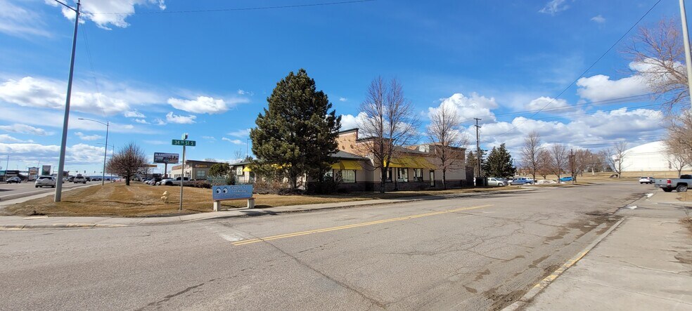 More Photos Of 3315 10th Ave S, Great Falls Restaurant For Sale