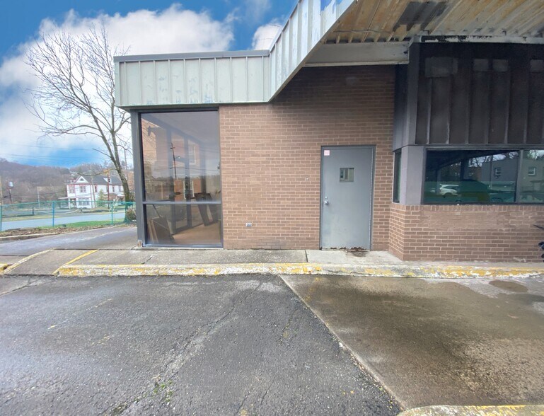More Photos Of 108 Gaston Ave, Fairmont Bank For Sale