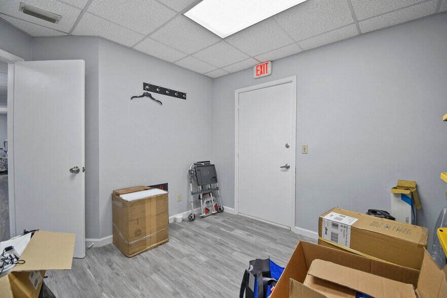 More Photos Of , Jacksonville Office For Sale