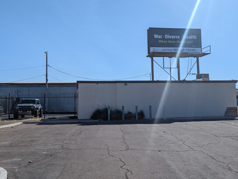More Photos Of 9108 N Cave Creek Rd, Phoenix Office For Sale