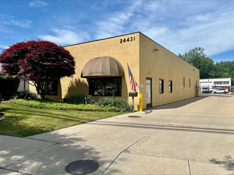 Primary Photo Of 24431 Telegraph Rd, Southfield Warehouse For Sale