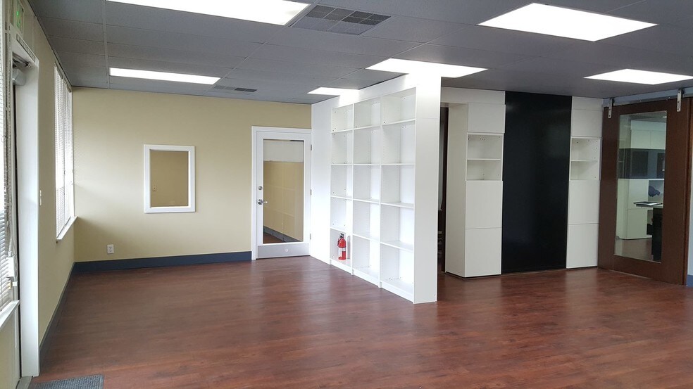 More Photos Of 13433 NE 20th St, Bellevue Unknown For Lease