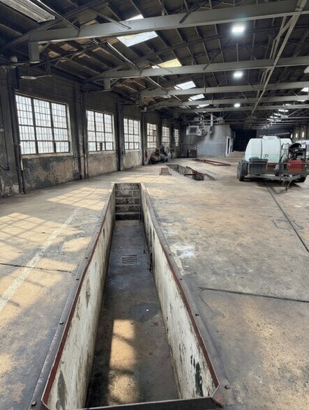 More Photos Of 444 Pine St, Macon-Bibb General Retail For Lease