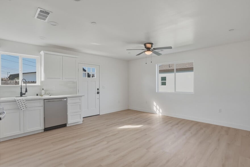More Photos Of 1646 Clinton St, Delano Multifamily For Sale