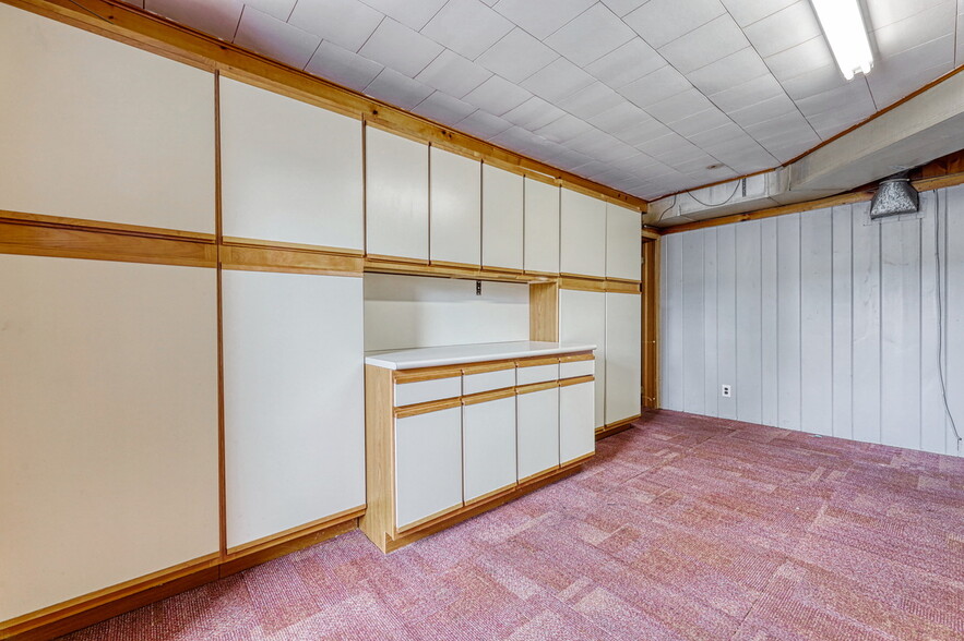 More Photos Of 109-111 Ethel Ave, Hawthorne Warehouse For Sale