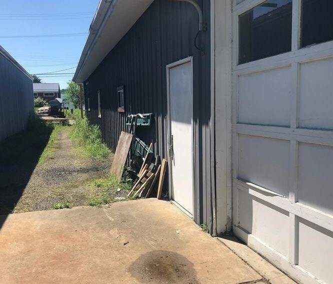 More Photos Of 22A-22B Georgetown Ln, Beaver Warehouse For Lease
